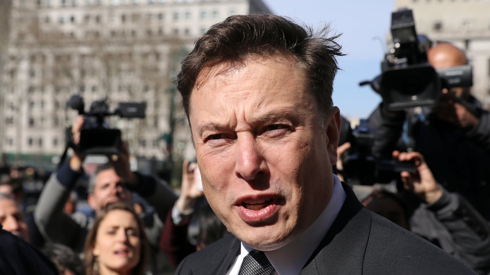 Tesla CEO Elon Musk leaves Manhattan federal court after a hearing on his fraud settlement with the Securities and Exchange Commission (SEC) in New York City, U.S. April 4, 2019.
