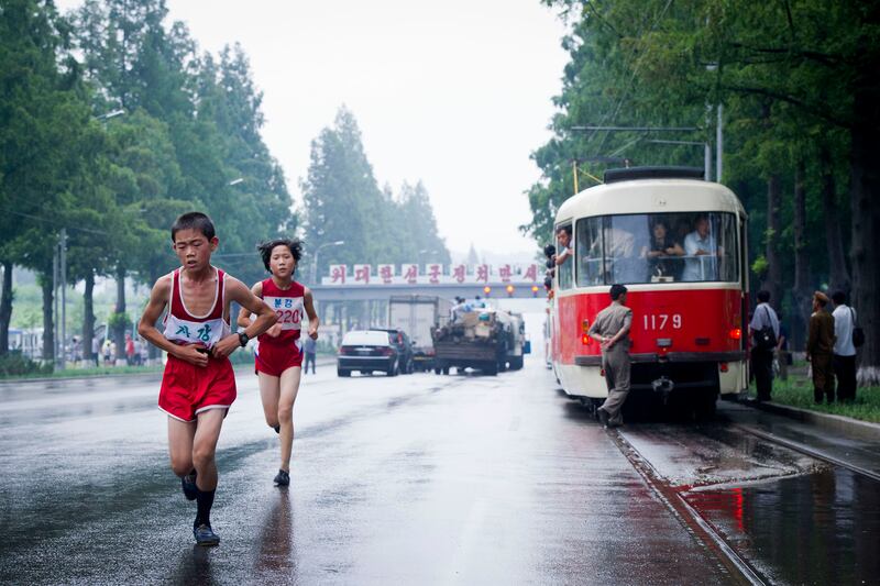 galleries/2015/07/25/can-you-pick-out-the-north-korea-propaganda-shots/150722-nkorea-02_meqydi