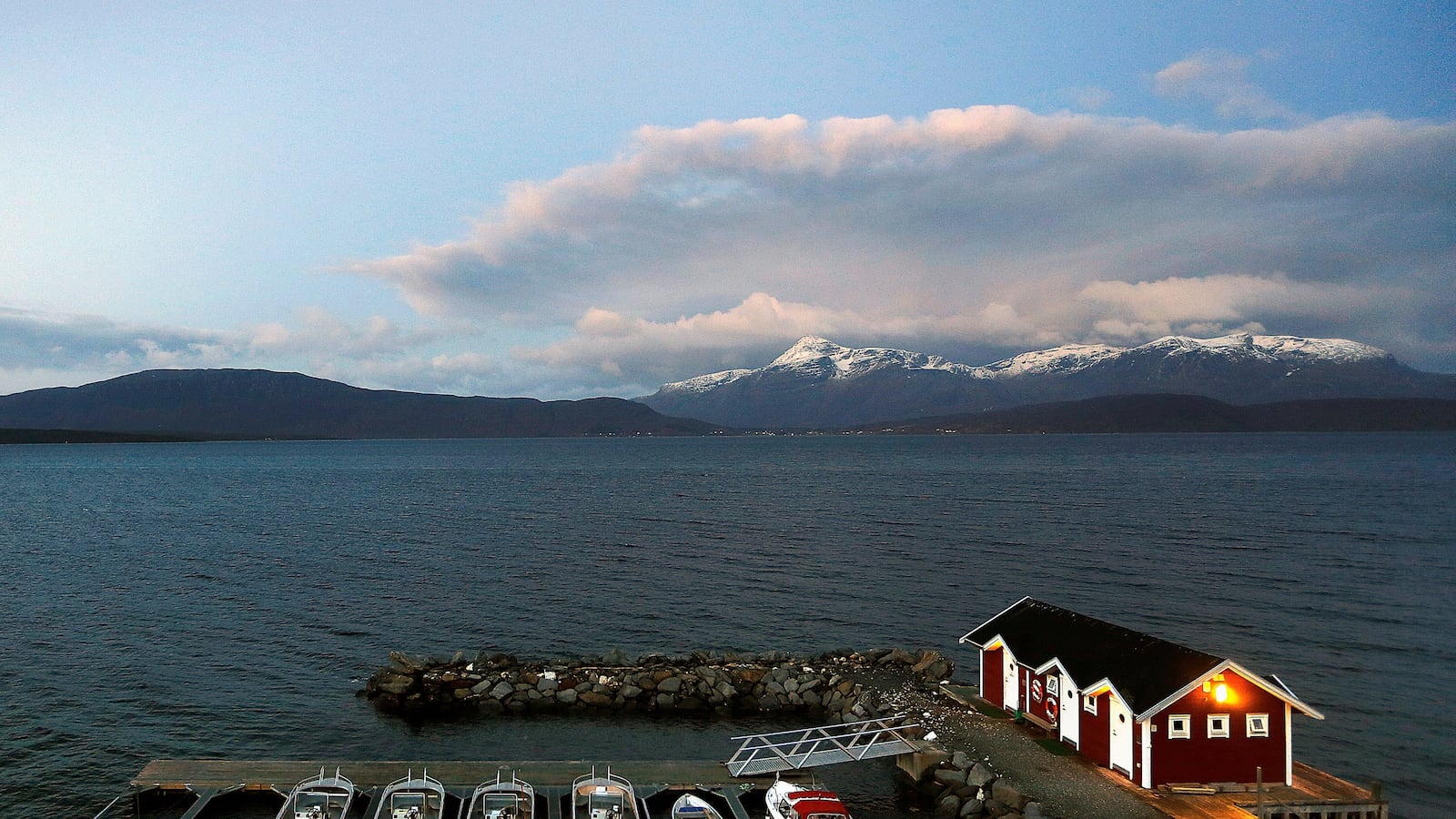 cheats/2017/03/20/norway-is-the-happiest-country-on-earth/170320-norway_b3jp8r