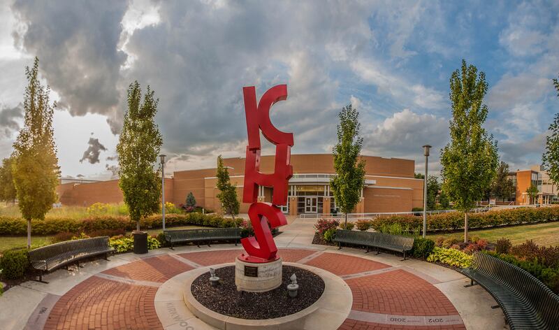 galleries/2014/08/27/25-best-high-schools-in-the-midwest/13_Kirkwood_fbftky