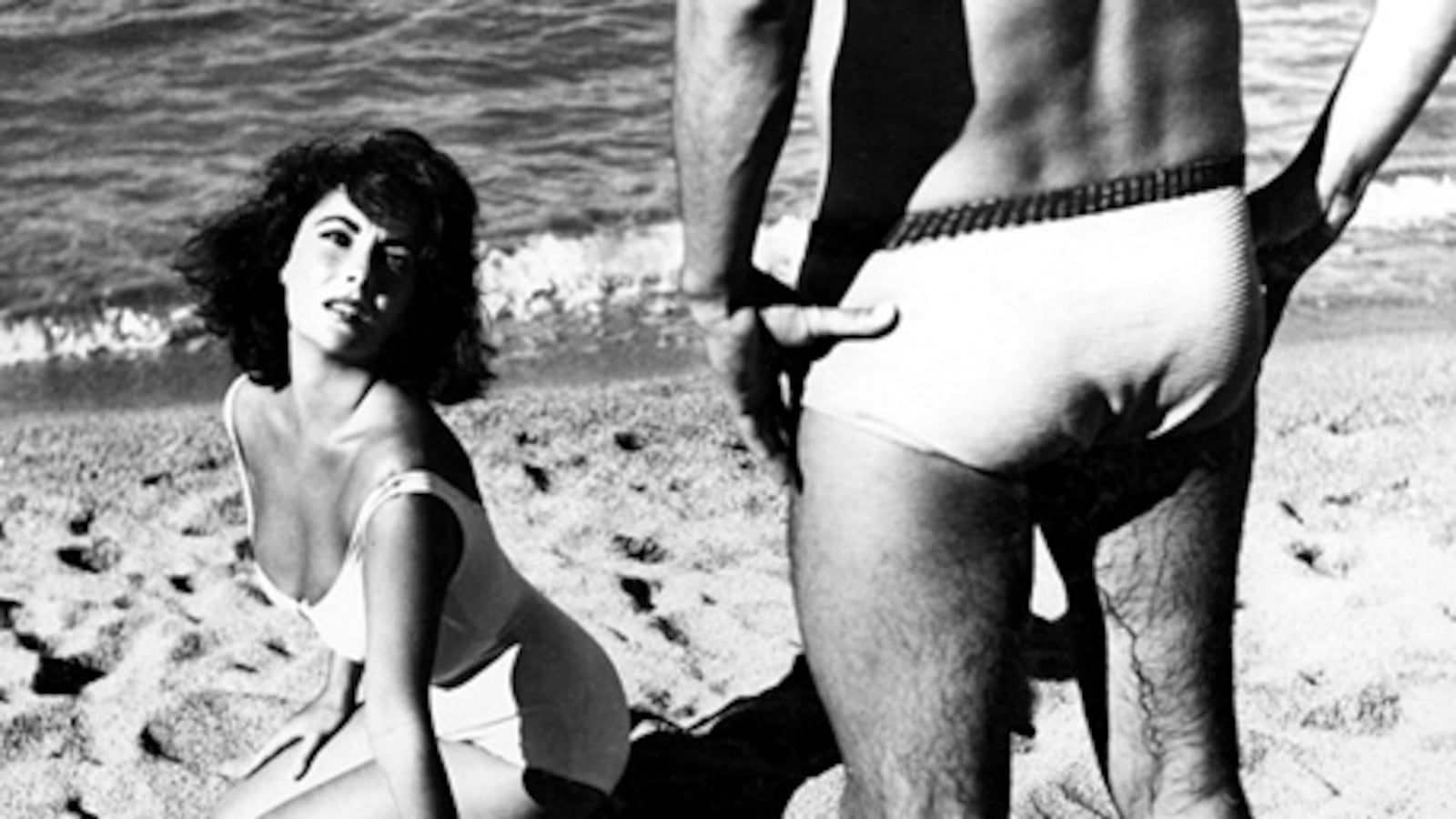 articles/2009/10/19/elizabeth-taylors-secret-world/mann-elizabeth-taylor-gallery-launch_fhyw6i