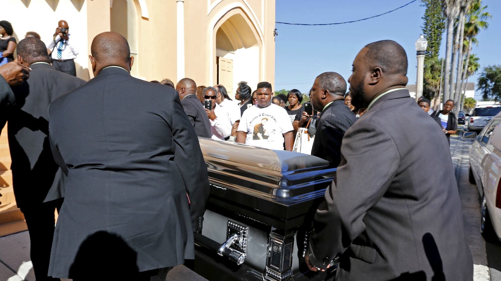 cheats/2015/10/31/corey-jones-funeral-held-in-florida/151031-corey-jones-funeral-cheat_myrzpj
