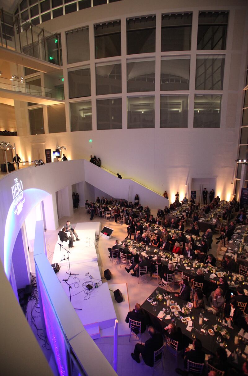 galleries/2012/11/15/william-mcraven-bono-more-from-the-hero-summit-photos/hero-summit-dinner-17_q0dpy6