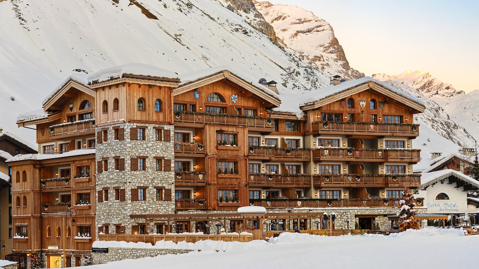 230225-room-key-tease_ynsuzn