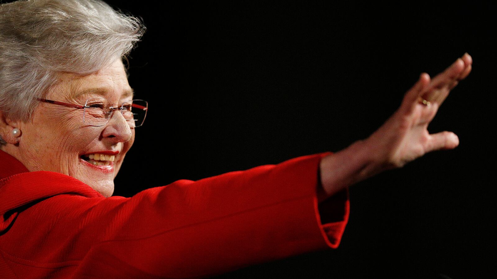 180517-allen-kay-vey-tease_t0n2i9