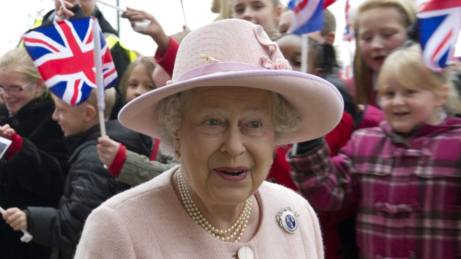 articles/2012/11/05/queen-s-style-secrets-revealed/queen-subscription_xp5i2r