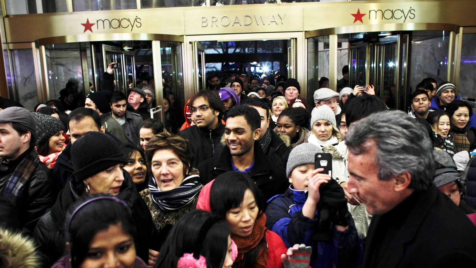 cheats/2013/11/29/black-friday-violence-begins/131129-black-friday-violence_y4u5md