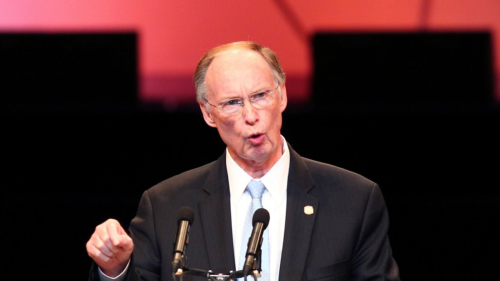 cheats/2017/02/07/sessions-stand-in-might-bury-sex-scandal/170207-bentley-sessions-replacement-cheat_pjdnif