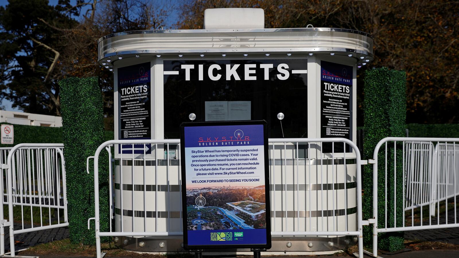 2020-12-06T220414Z_1385204301_RC2YHK91XWKZ_RTRMADP_3_HEATH-CORONAVIRUS-USA_q0awgl