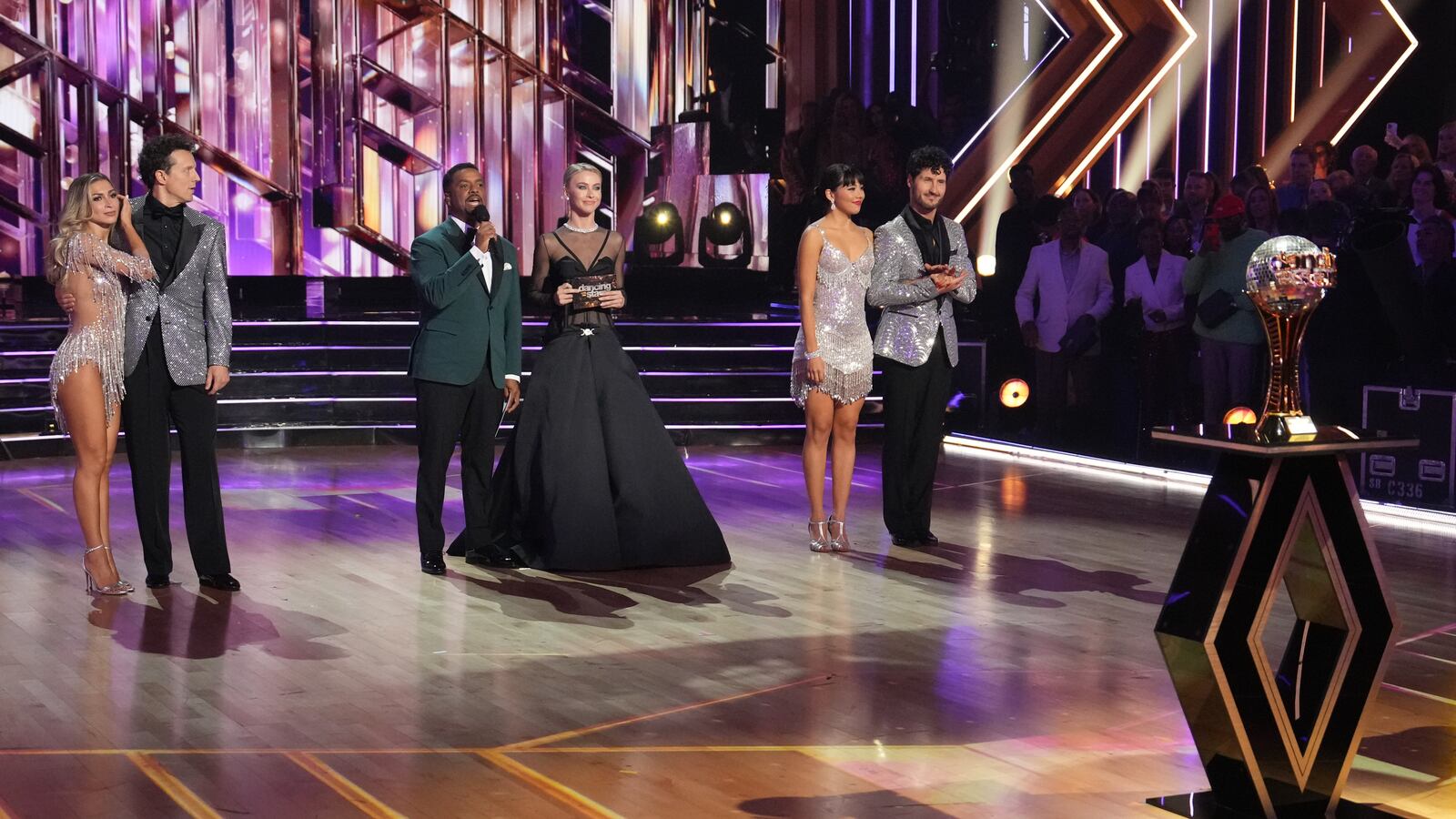 DANIELLA KARAGACH, JASON MRAZ, ALFONSO RIBEIRO, JULIANNE HOUGH, XOCHITL GOMEZ, and VAL CHMERKOVSKIY on Dancing With the Stars.