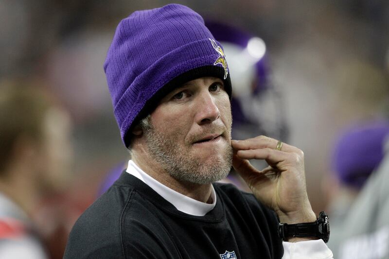 galleries/2012/07/19/fred-willard-and-other-stars-caught-with-their-pants-down-photos/stars-pants-down-brett-favre_b6xky1