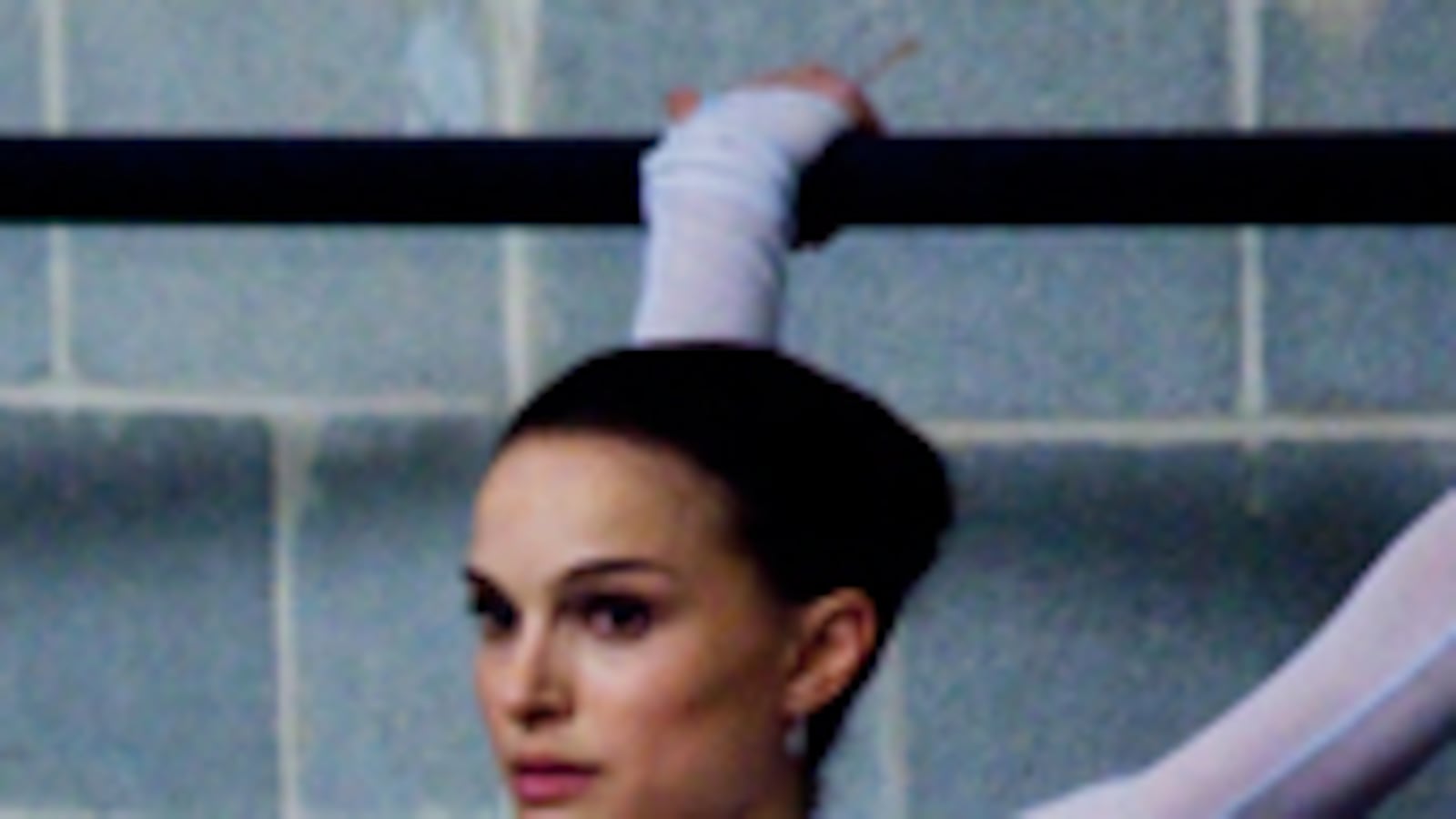 articles/2010/12/04/black-swan-movie-ballerina-wendy-whelan-reviews/whelan-black-swan_145011_xjyp4w