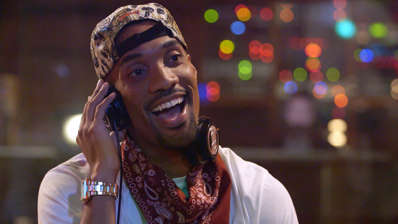 articles/2015/10/20/gay-love-hip-hop/151019-taylor-hiphop-tease_zyt803
