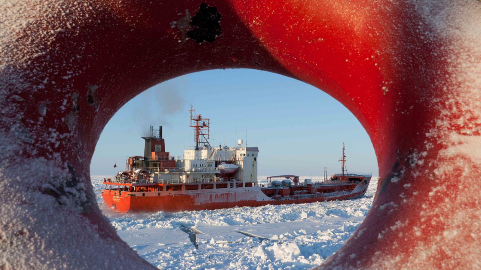 cheats/2012/01/15/tanker-reaches-stranded-alaska-town/oil-tanker-reaches-alaska-cs_szxgzc