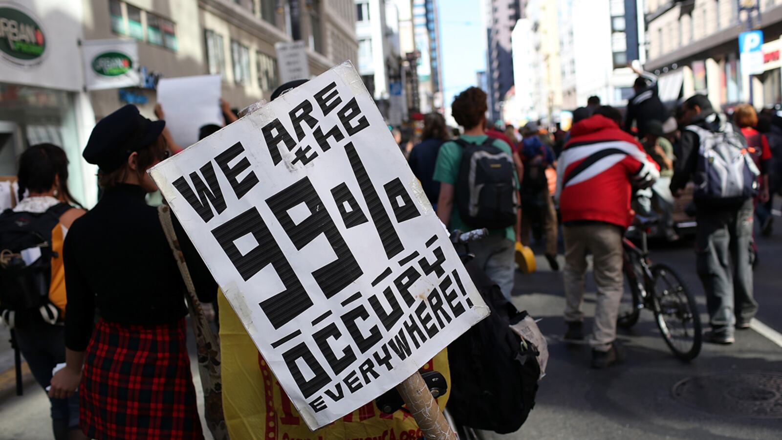 articles/2012/11/18/the-week-s-best-business-and-finance-longreads-business-beast-s-picks-for-the-week-of-november-16-2012/business-longreads-121116-tease-embed_asprn1