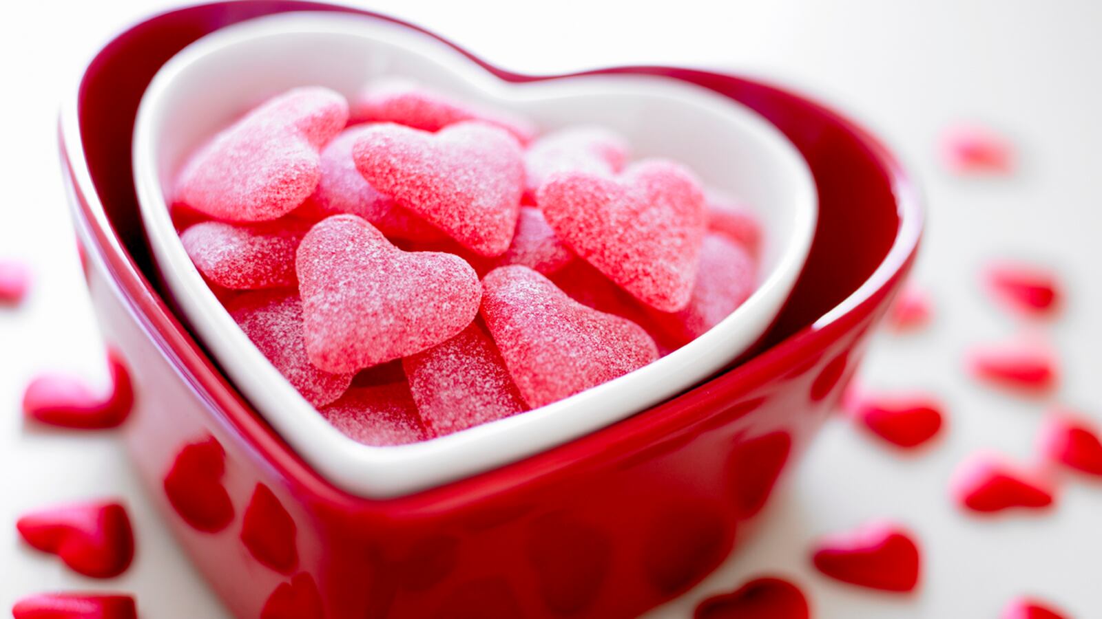 articles/2012/02/14/v-day/valentines-day-candy-hearts_y3lt2e