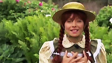 videos/2010/07/13/live-with-regis-and-kelly-goes-to-green-gables/regis-gables-120_vsgukq