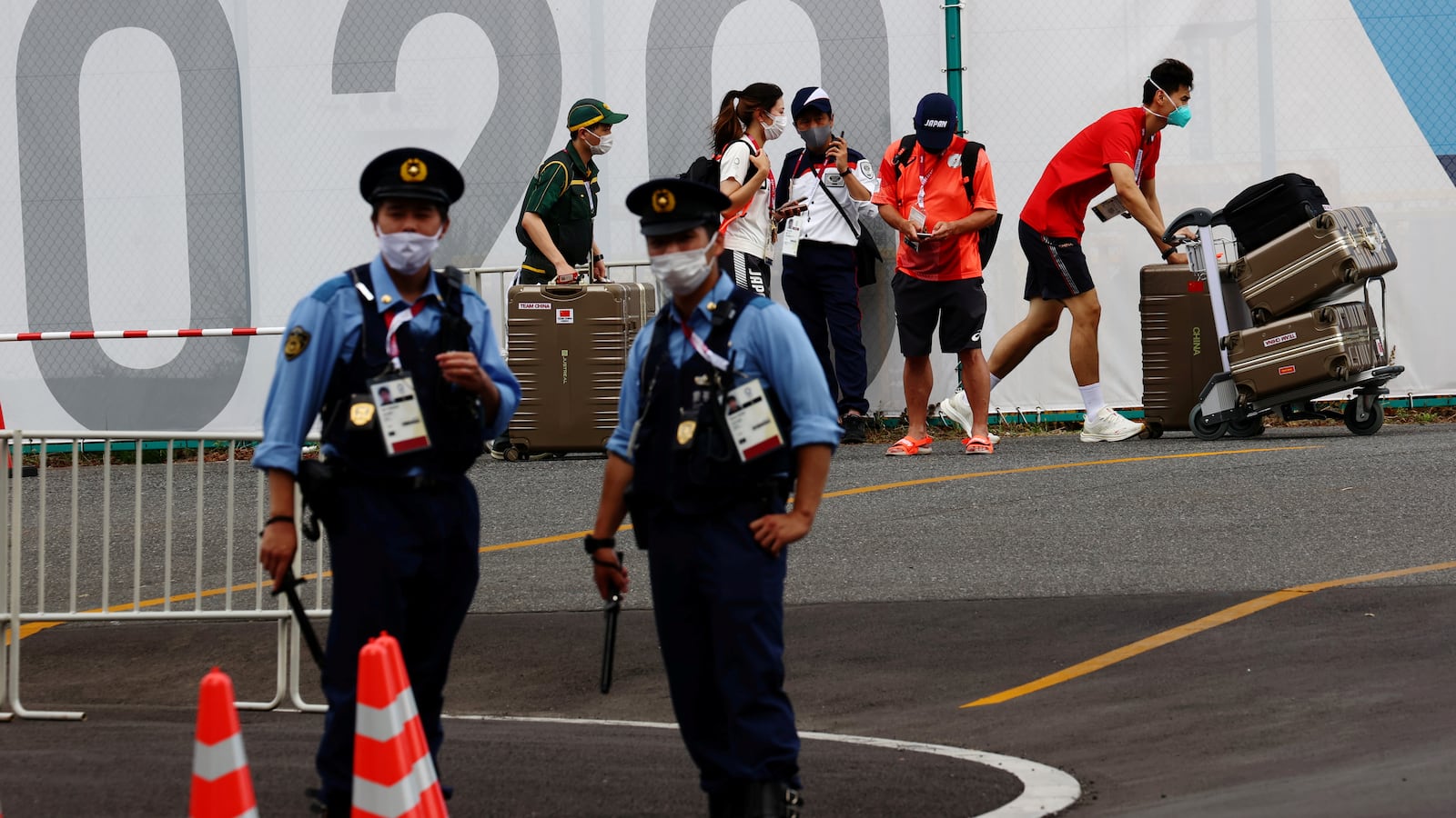 2021-07-29T083502Z_1115663555_RC26UO9V1B49_RTRMADP_3_OLYMPICS-2020-CORONAVIRUS-LIFE_kkuzbi