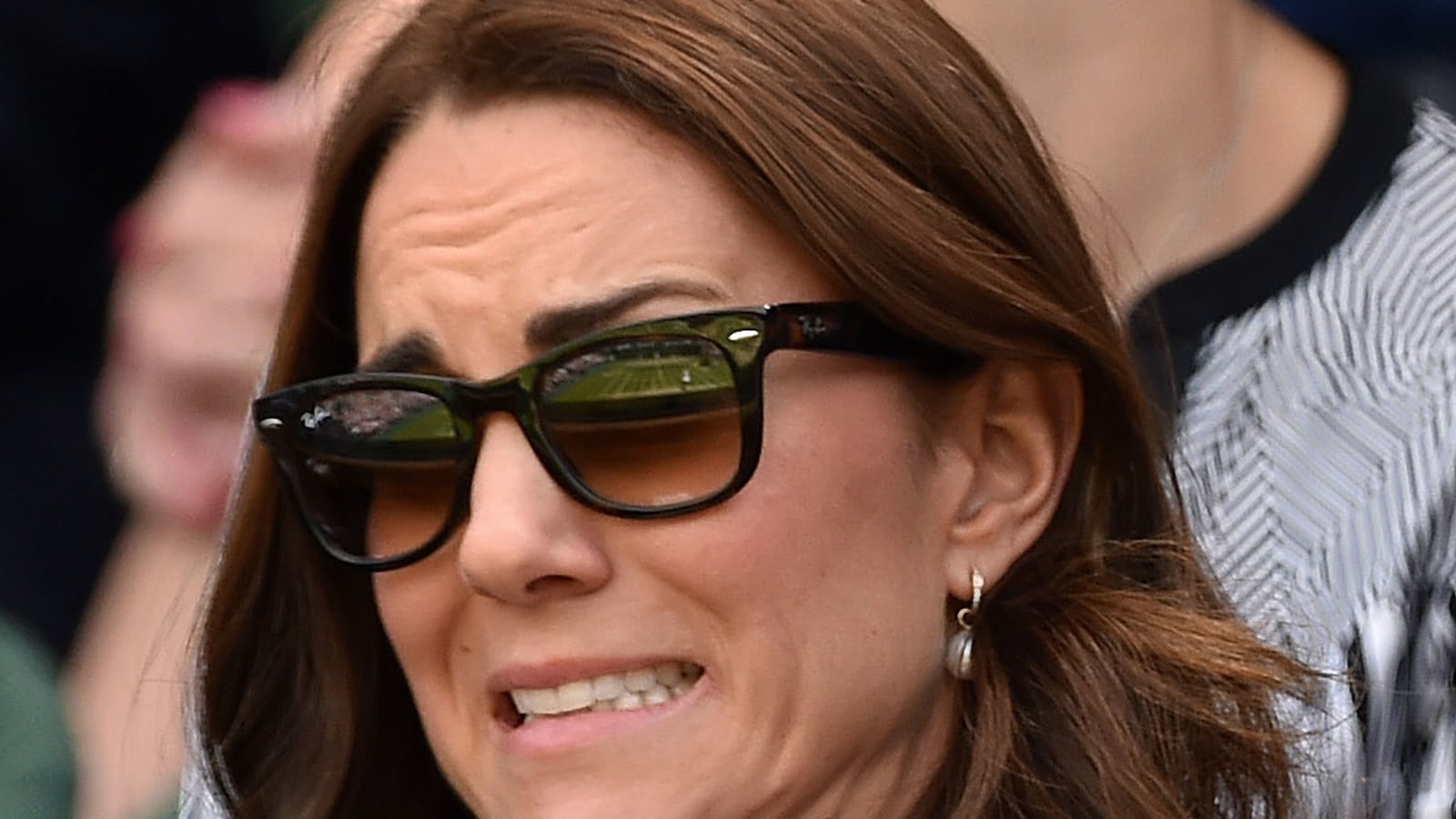 articles/2014/07/02/murray-crashes-out-of-wimbledon-as-kate-and-william-watch/140702-sykes-kate-wimbledon-tease_rlllld