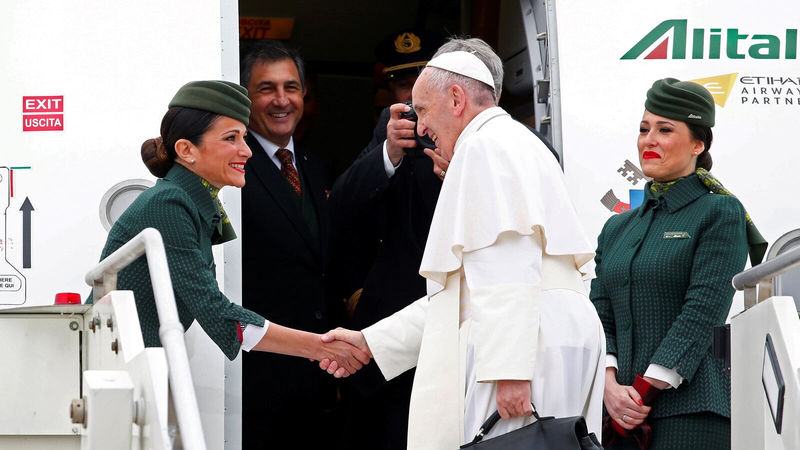 2021-10-14T172803Z_1600429603_RC2T9Q9NRPB7_RTRMADP_3_ALITALIA-SUCCESSOR_knywgq