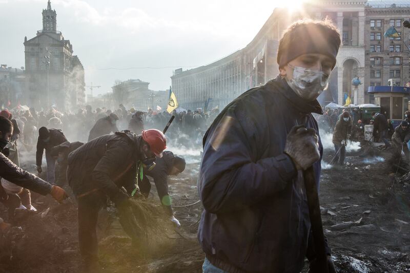 galleries/2014/02/18/an-all-out-battle-erupts-in-ukraine-photos/140220-ukraine-gallery-update-4_qpbh0o