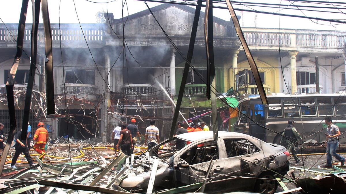 cheats/2012/03/31/11-dead-in-thai-blast/thailand-blast-cheat_qvbj5i