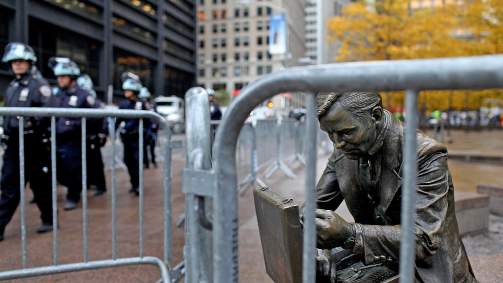 articles/2011/12/30/how-occupy-wall-street-flashed-new-york-back-to-9-11/barricades-lower-manhattan-avlon_xb1wef