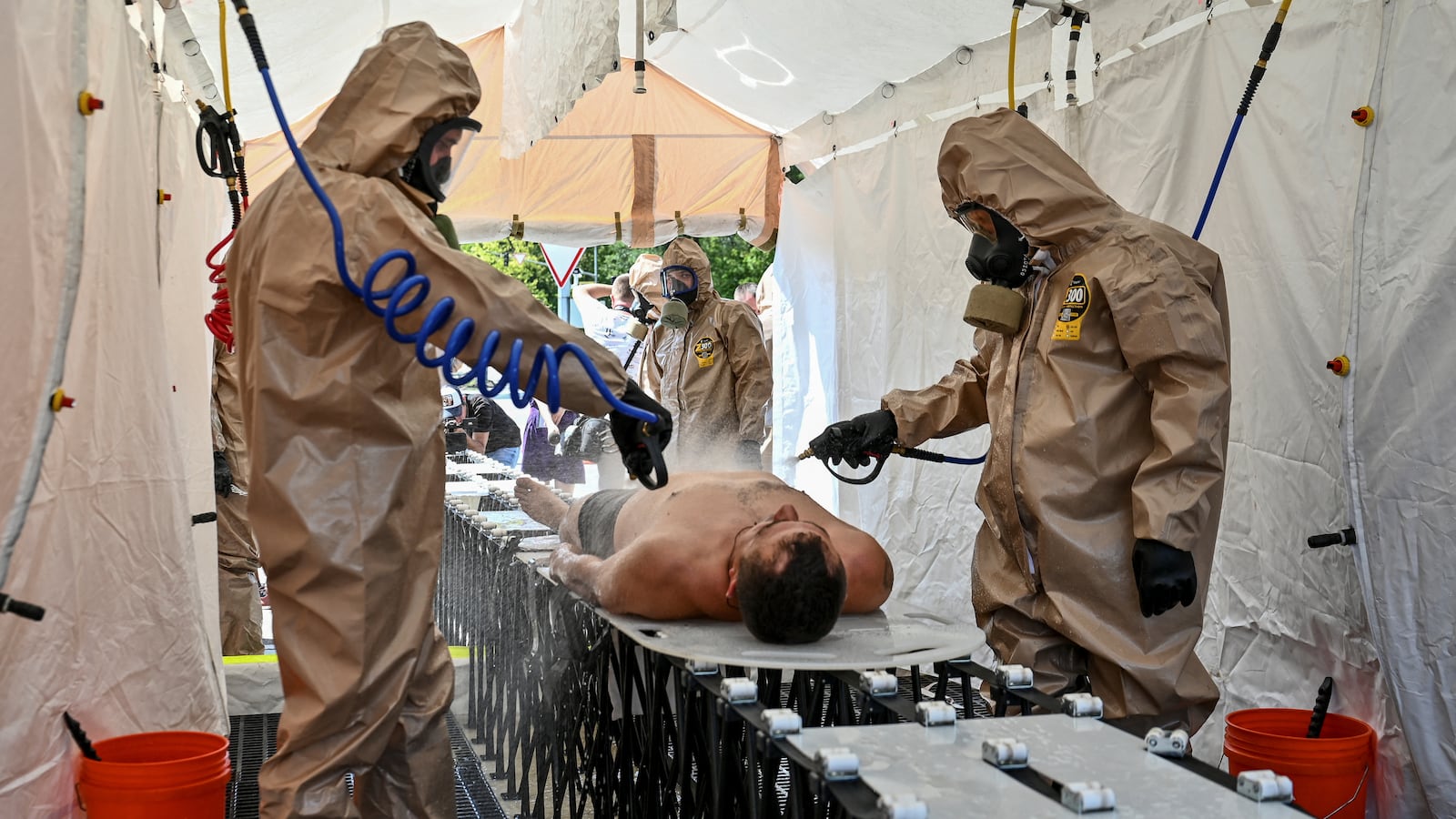 2022-08-17T141426Z_1237243514_RC2AYV9KFSAX_RTRMADP_3_UKRAINE-CRISIS-ZAPORIZHZHIA-DRILLS_gmmito