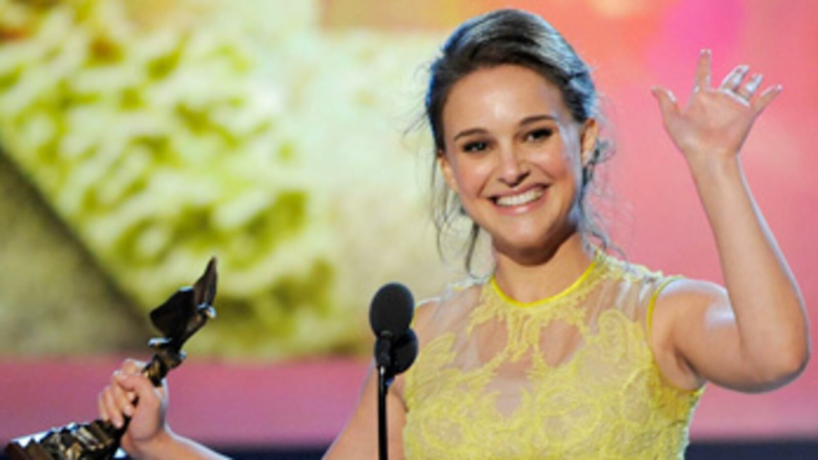 cheats/2011/02/26/black-swan-wins-at-indie-spirit-awards/black-swan-portman_vlqv2q