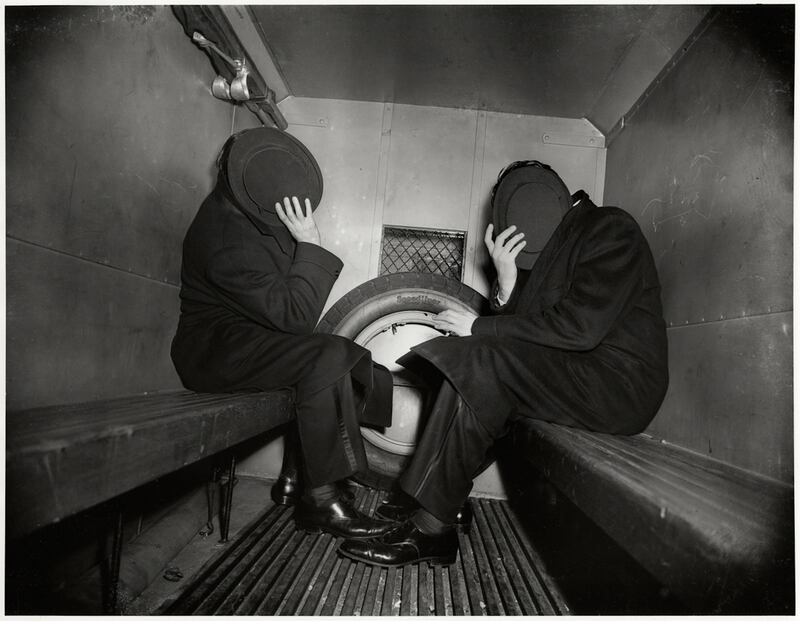 galleries/2013/11/02/murder-mayhem-and-mishaps-inside-weegee-s-new-york-photos/131030-weegee7_bx3atx