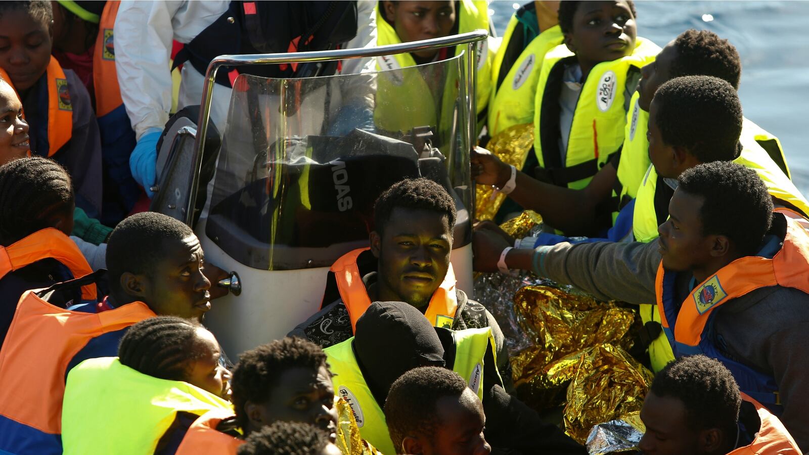 cheats/2017/04/14/2-000-migrants-rescued-from-mediterranean/170414-migrants-mediterranean-cheat_e7qfe5