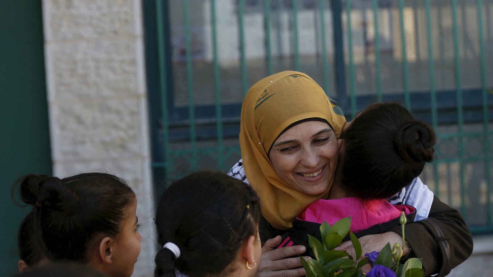 cheats/2016/03/14/palestinian-woman-wins-1m-teacher-prize/160314-hanan-al-hroub-global-prize-cheat_vzmco2