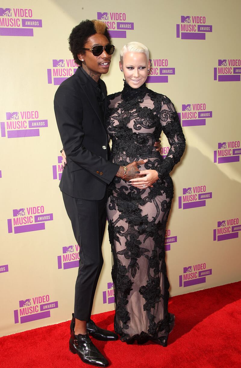 galleries/2012/09/07/rihanna-alicia-keys-gabby-douglas-vmas-red-carpet-gallery-photo/vma-red-carpet-rose_lyan4o