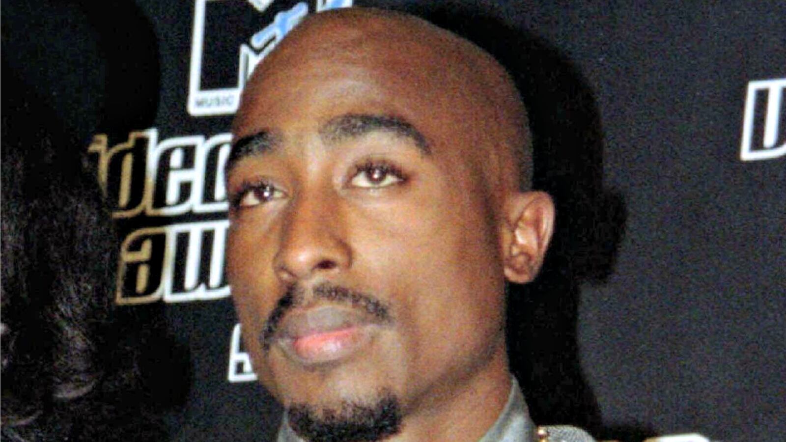 cheats/2016/12/20/pearl-jam-2pac-joan-baez-lead-rock-hall-s-class-of-2017/161220-tupac-rock-hall-cheat_mfbn37