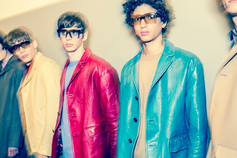 galleries/2013/01/16/backstage-at-men-s-fashion-week-in-milan-2013-photos/milan-mens-backstage-wrap2_dayfhg