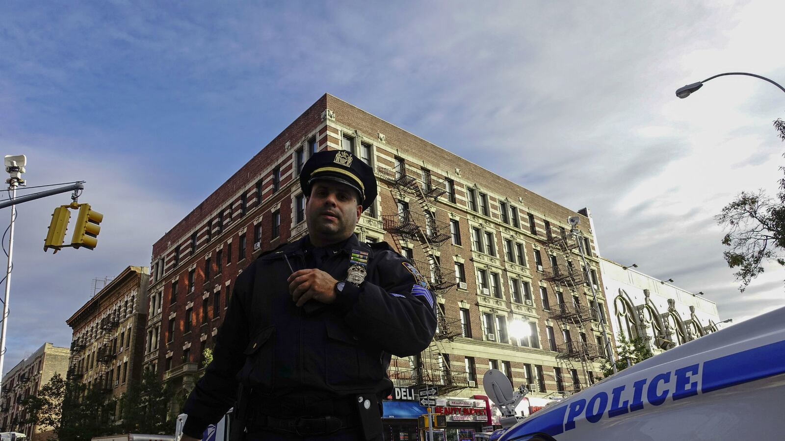 cheats/2015/04/20/nyc-council-wants-to-ok-open-containers/150420-nypd-cheat_dfacdq