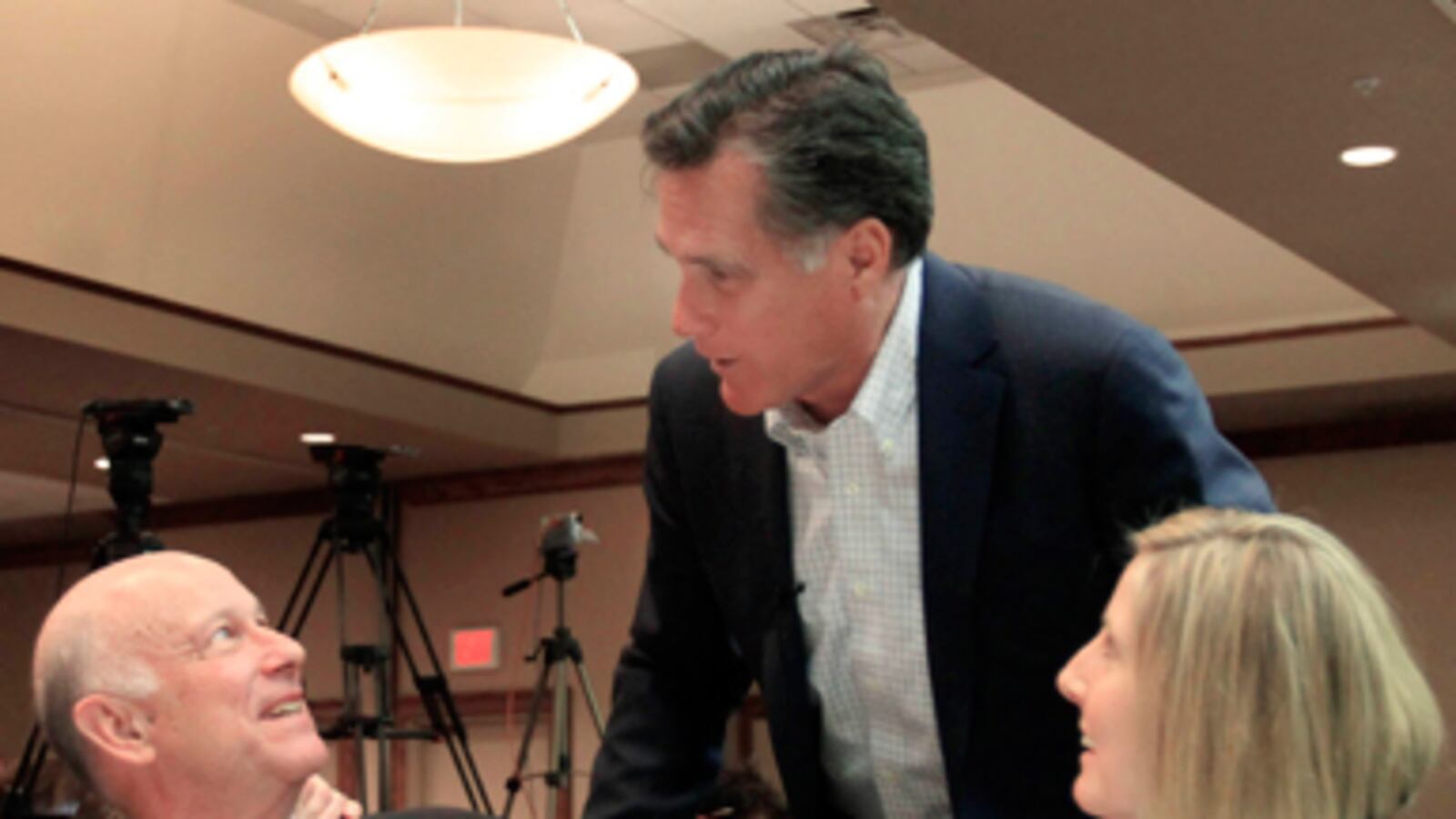 articles/2011/03/26/romneys-presidential-bid-his-big-money-donors/walshe-romney-fundraising_169400_tamhrl