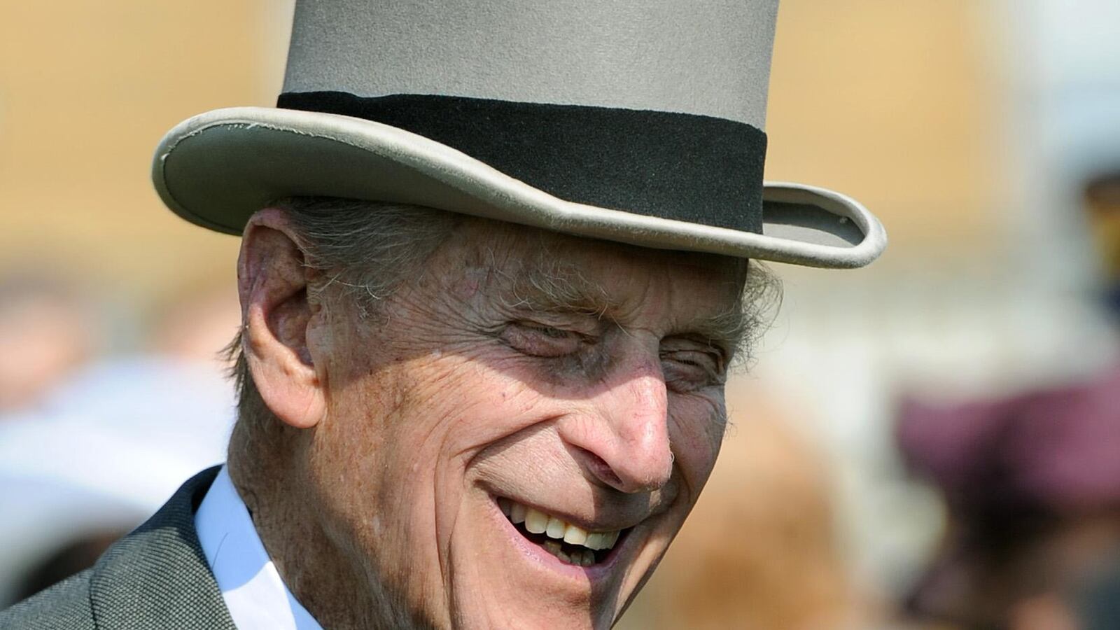 cheats/2013/06/07/prince-philip-to-undergo-surgery/130607-Prince-Philip-cheat_ywfzo7
