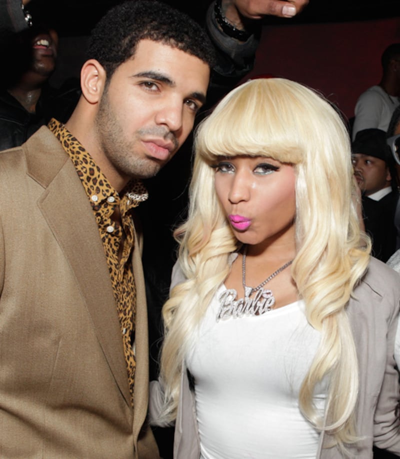 galleries/2011/10/27/celebrities-fake-weddings-photos/fake-weddings-minaj_oydkz4