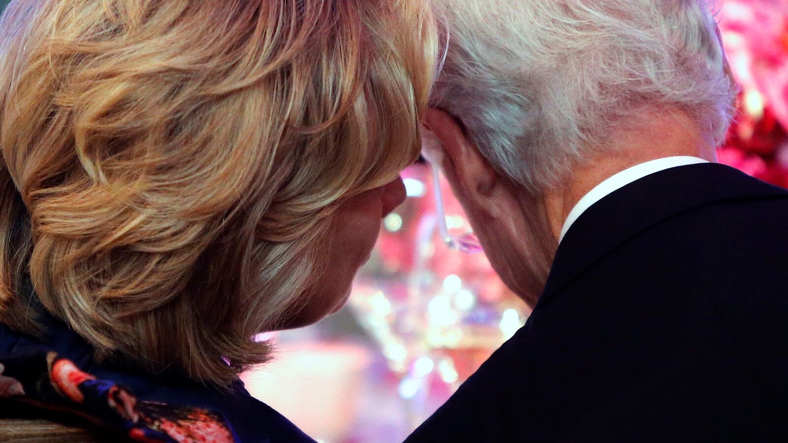 articles/2014/05/22/these-clinton-haters-can-t-quit-the-crazy/140521-freedlander-clinton-tease_m8tqfh