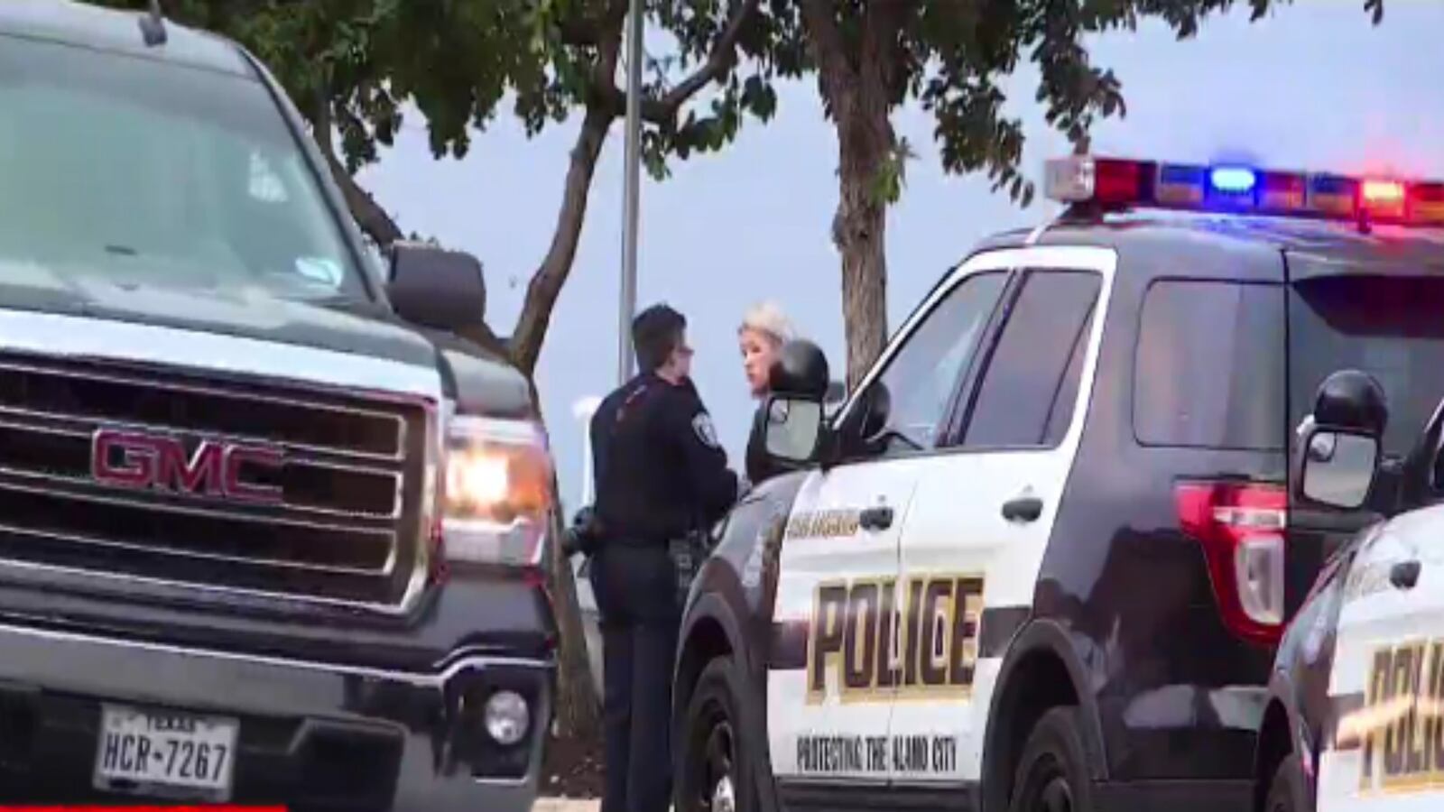 cheats/2016/11/26/man-shot-dead-after-helping-domestic-abuse-victim/161126-san-antonio-shooting-cheat_d5ndzt