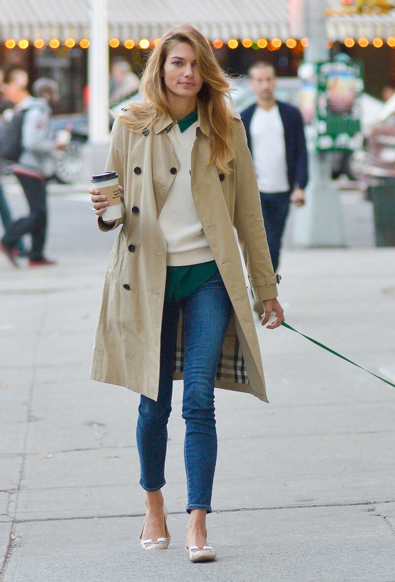galleries/2014/04/14/in-the-trenches-100-years-of-the-burberry-coat/burberry-trench-jessicahart_gi2lq9