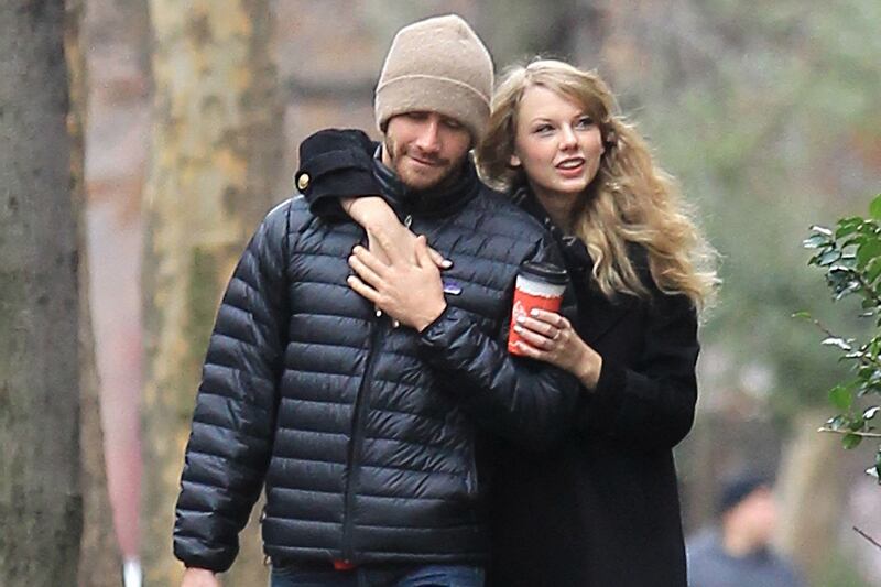 galleries/2012/03/02/tim-tebow-taylor-lautner-and-other-taylor-swift-boyfriend-photos/taylor-swift-jake-gyllenhaal_rl2bum