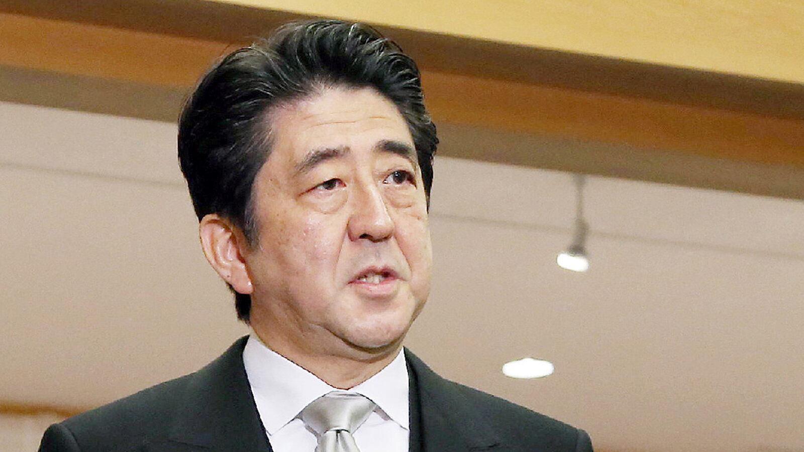 cheats/2013/12/26/japan-pm-visits-contentious-shrine/131226-japan-abe-cheat_bkk4zp