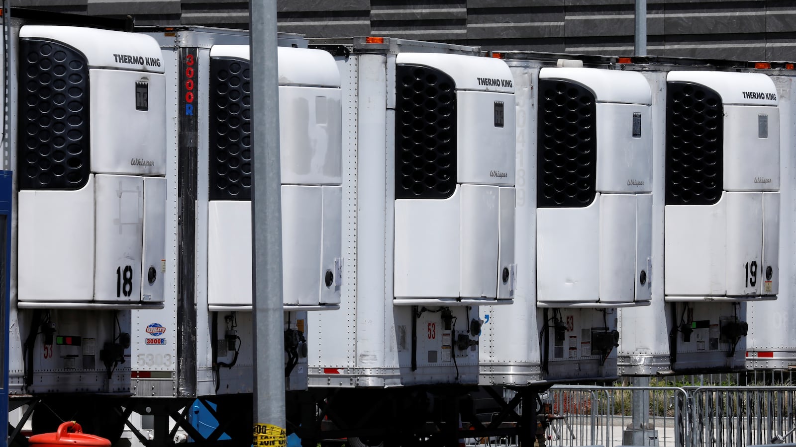 2020-05-27T000000Z_1055344167_RC25XG9N4KUX_RTRMADP_3_HEALTH-CORONAVIRUS-USA-NEW-YORK_zwqing