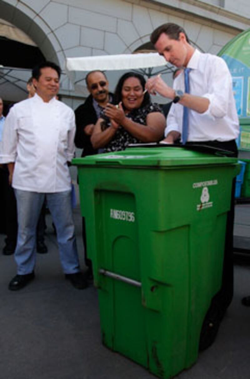 articles/2009/10/07/newsoms-california-dream/dakotah-newsom-1---compost_jpik8n