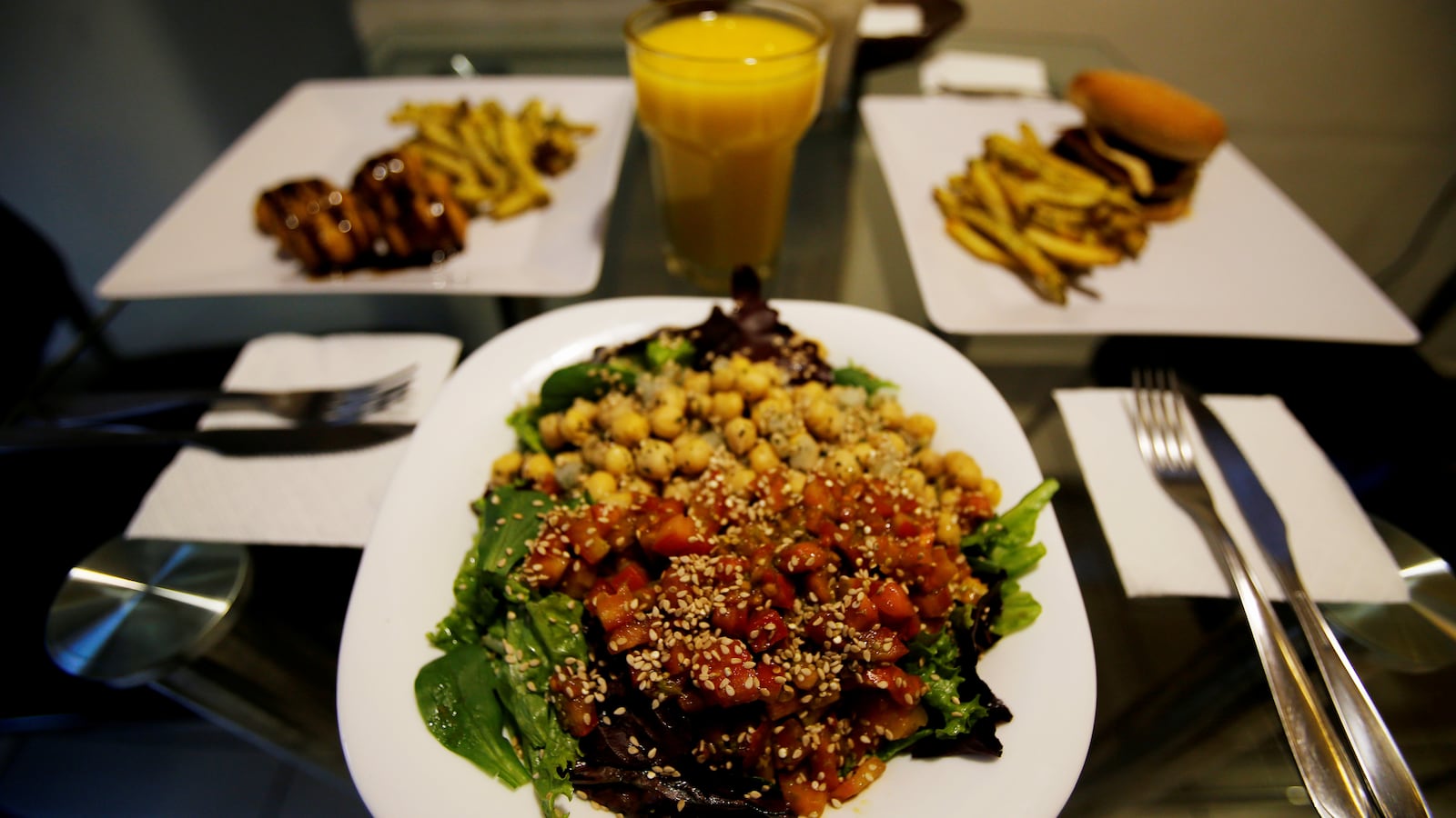 2018-02-03T000000Z_813750680_RC12DB519590_RTRMADP_3_GLOBAL-FOOD_thyi2x