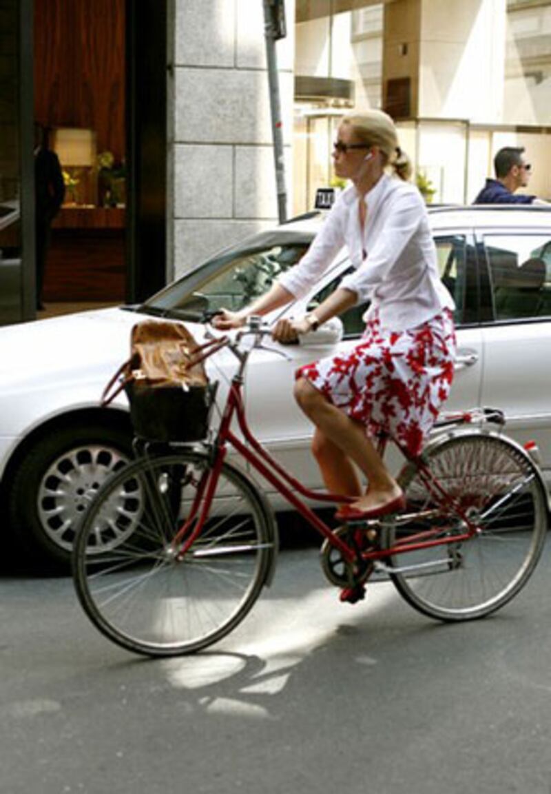 galleries/2010/09/03/girls-on-bikes/girls-on-bikes-8_noufes