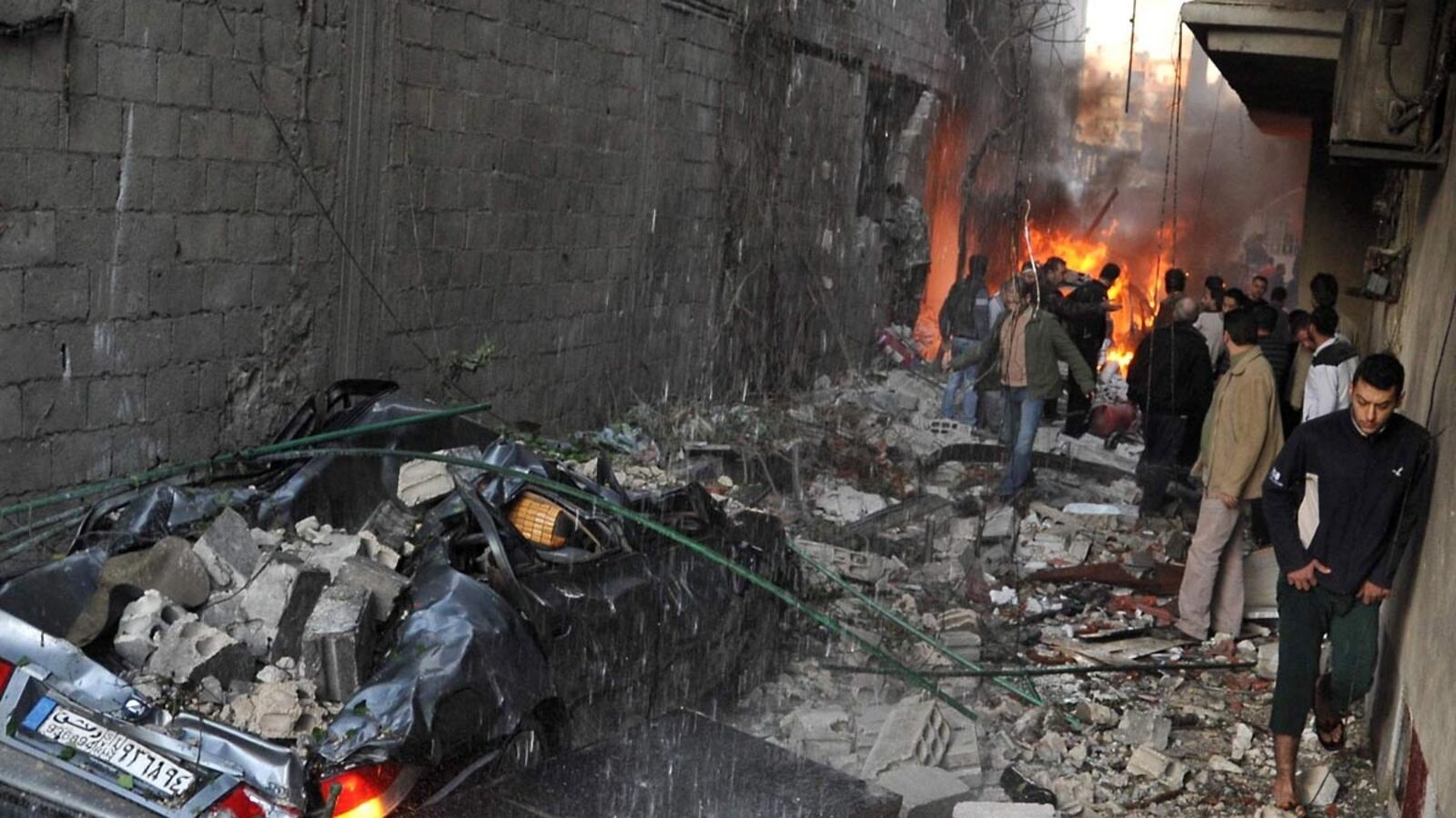 cheats/2012/11/28/34-killed-in-syria-car-bomb-blasts/damascus-car-bomb-cheat_vlap4e