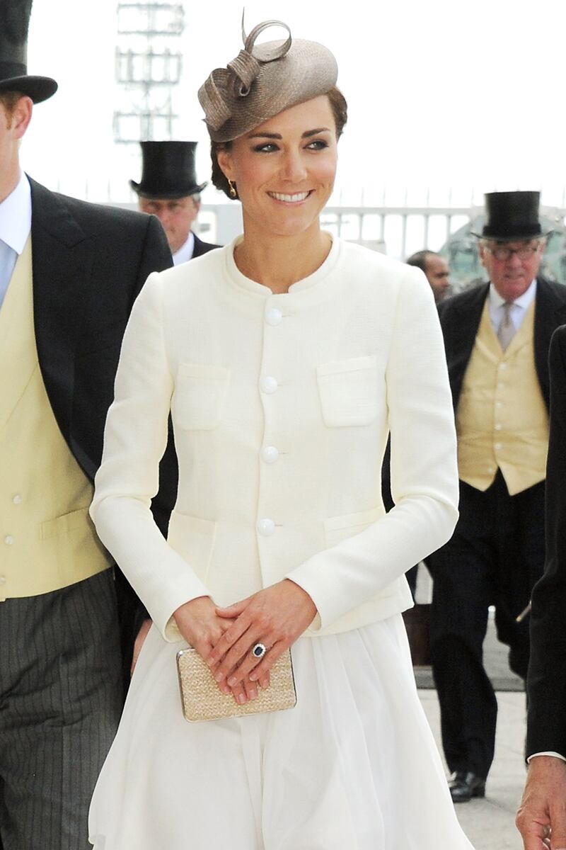galleries/2010/12/10/kate-middleton-lookbook/derby-kate-middleton-lookbook-gallery_he3kbz